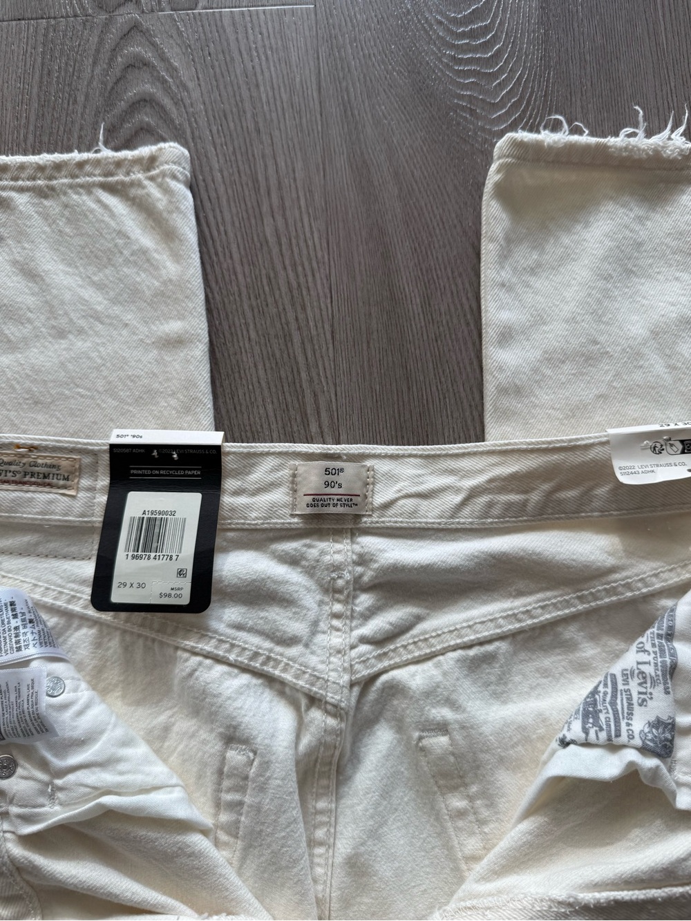 Levi's 501 ‘90s Jeans in White Ecru Booper - Women’s Size 29 W x 30 L - Picture 4 of 6